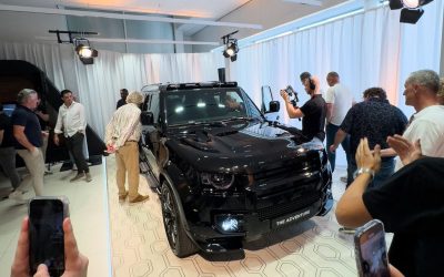 The Perfect Presentation of the URBAN Automotive Land Rover in the Land Rover Showroom with Stand-On Floor